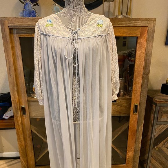 Amazingly Vintage GMC Robe RARE find size large - Picture 1 of 7